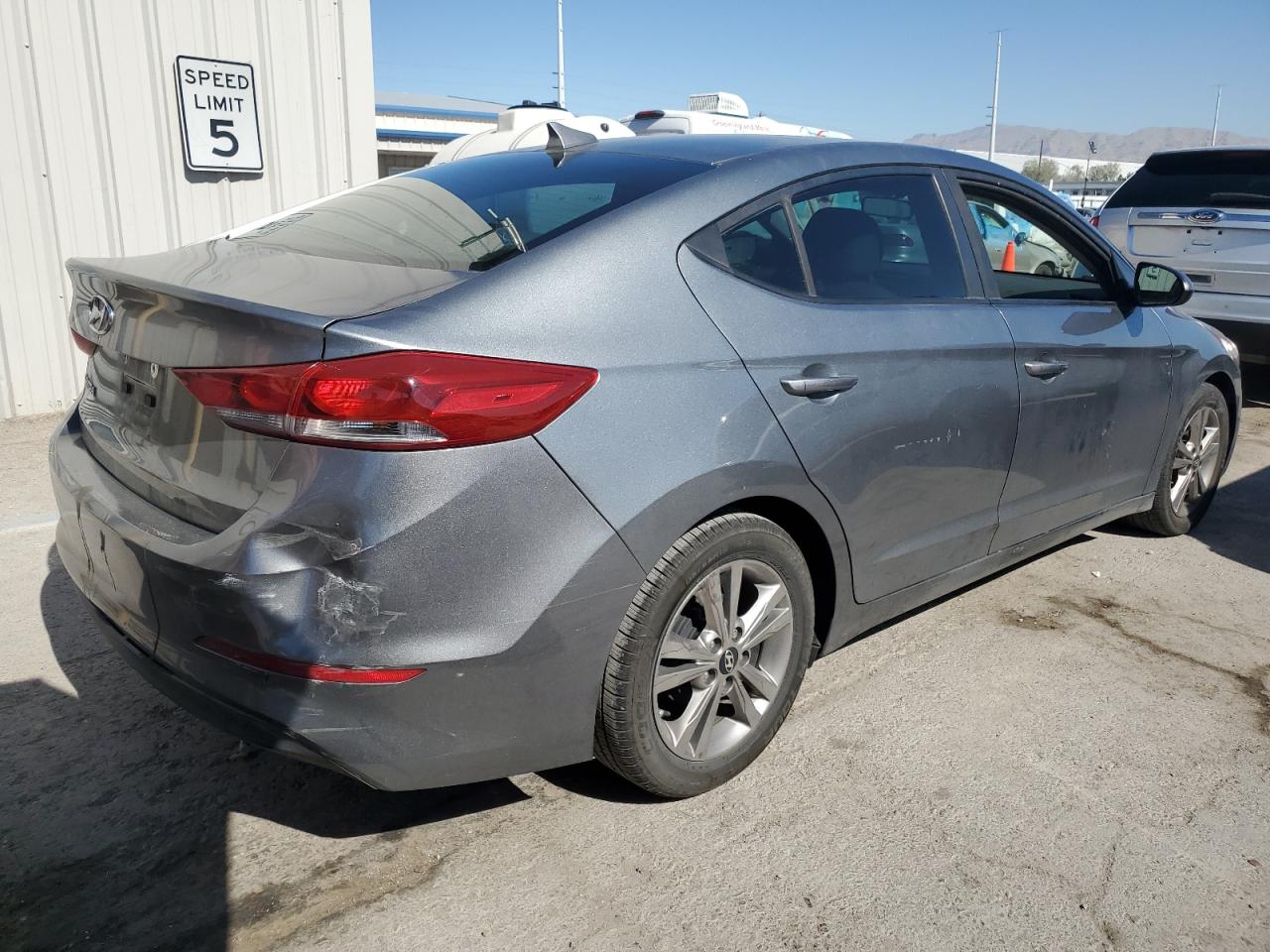 2017 Hyundai Elantra Se vin: KMHD84LF8HU210993