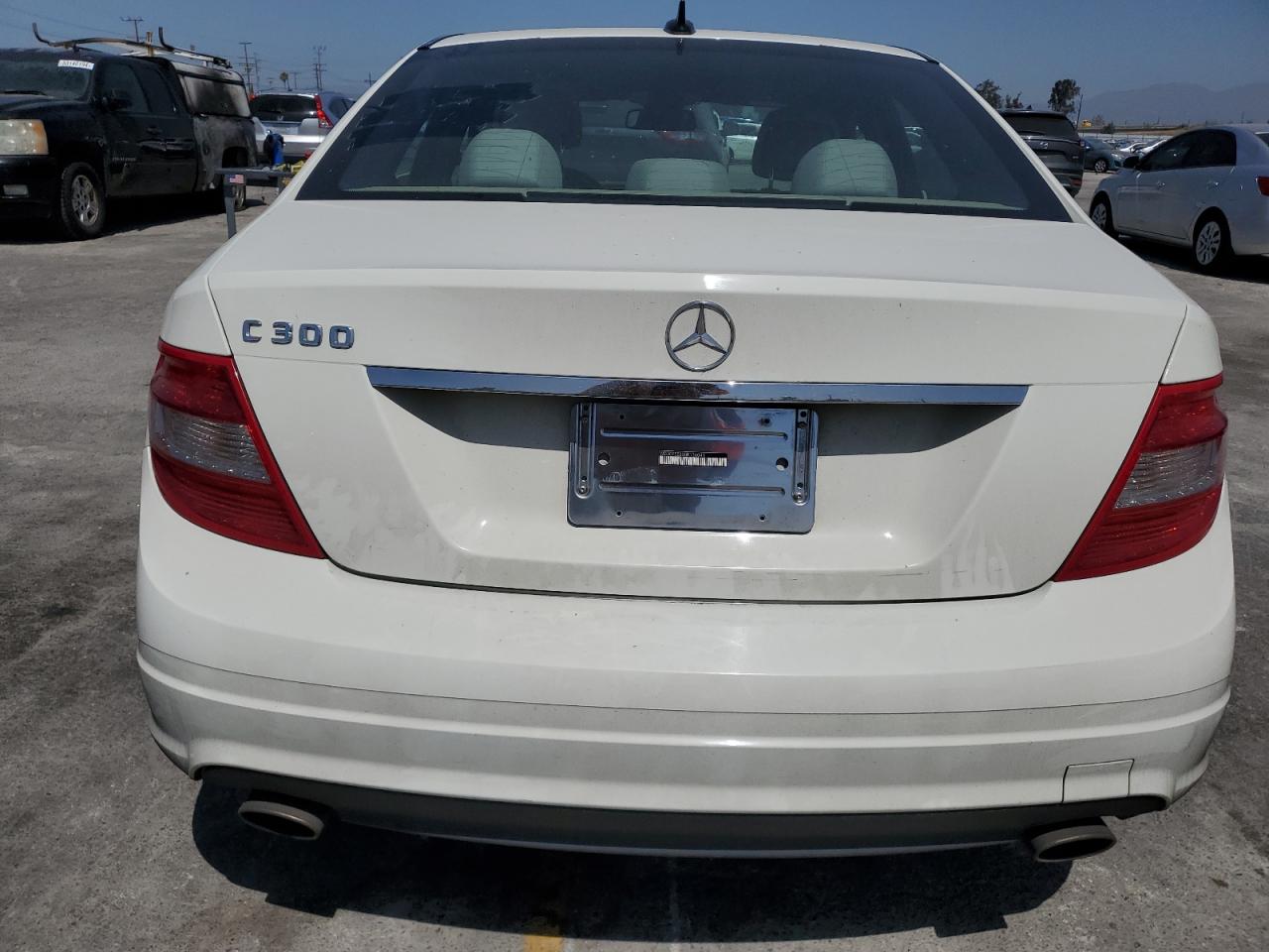 WDDGF5EB0BR136041 2011 Mercedes-Benz C 300