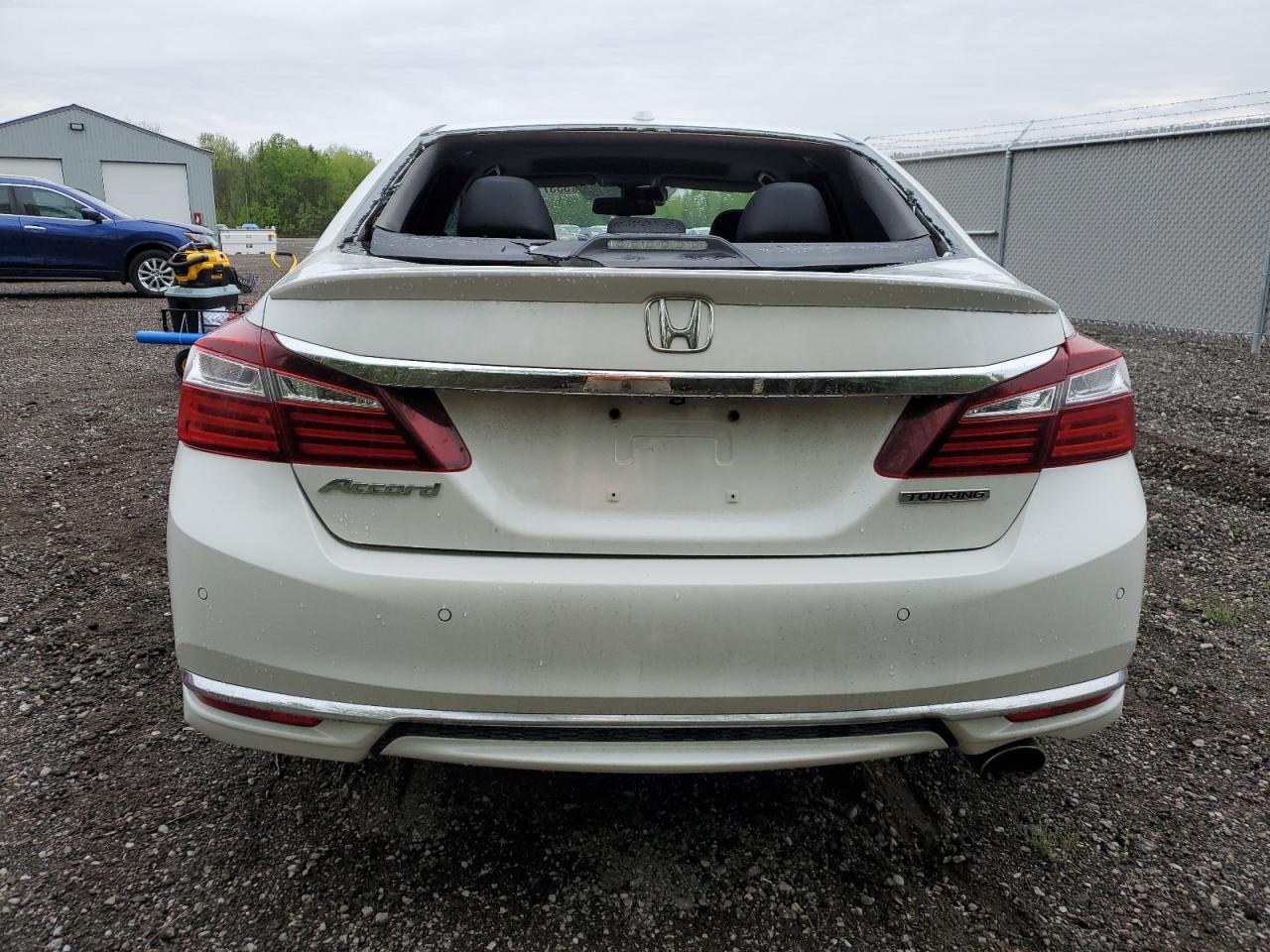 1HGCR2F05HA810866 2017 Honda Accord Ex