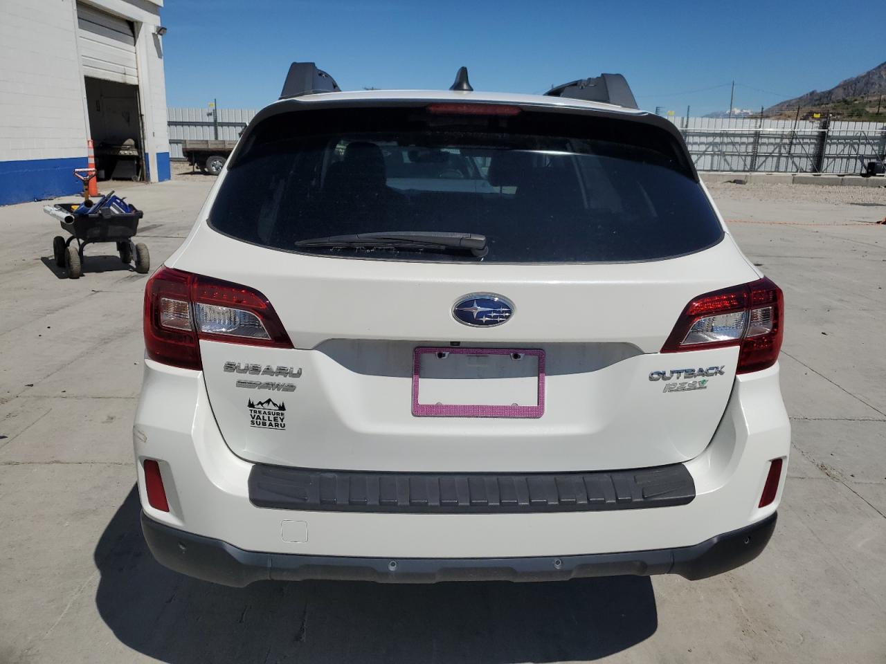 4S4BSANC4H3435329 2017 Subaru Outback 2.5I Limited