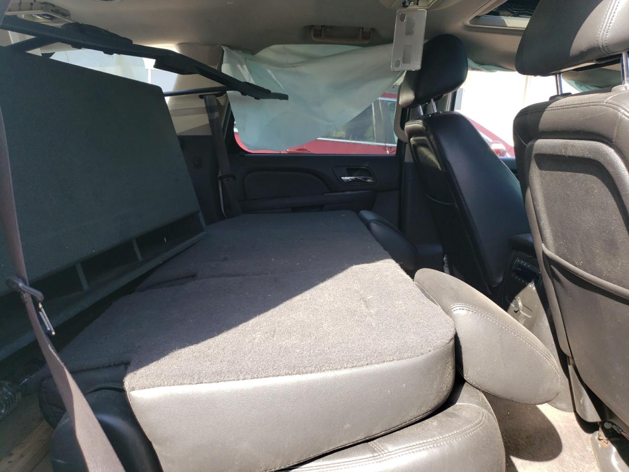 1GNSKBE01BR295476 2011 Chevrolet Tahoe K1500 Lt