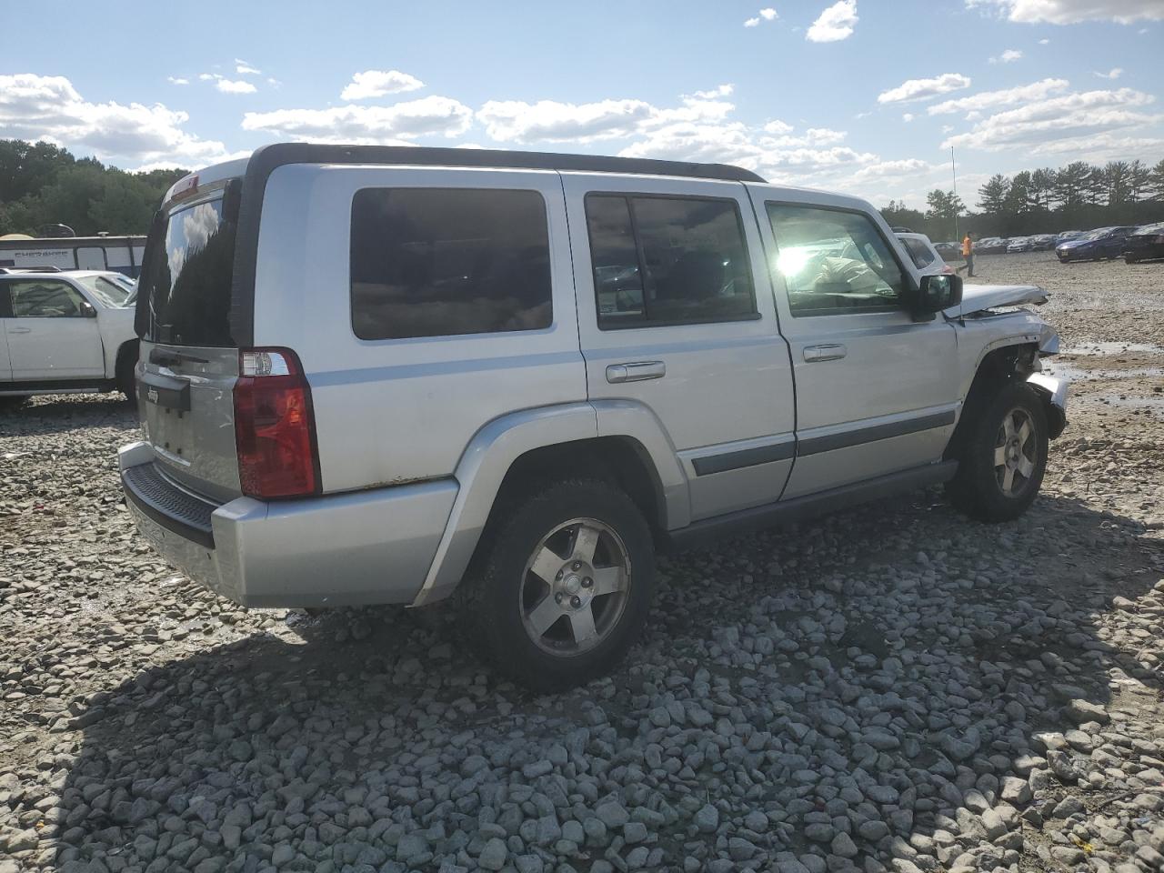 1J8HG48K19C555295 2009 Jeep Commander Sport