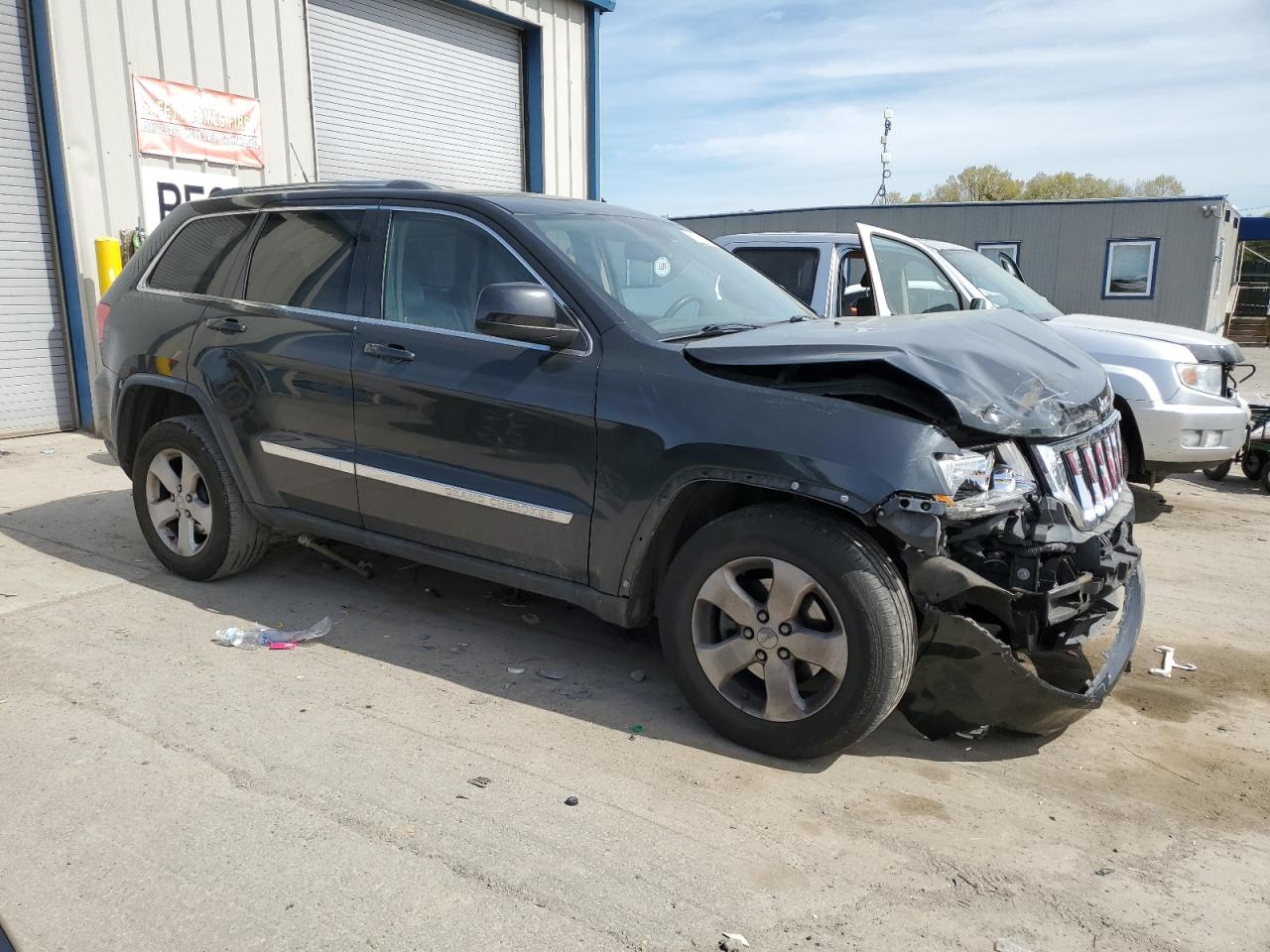 1J4RR4GGXBC504915 2011 Jeep Grand Cherokee Laredo