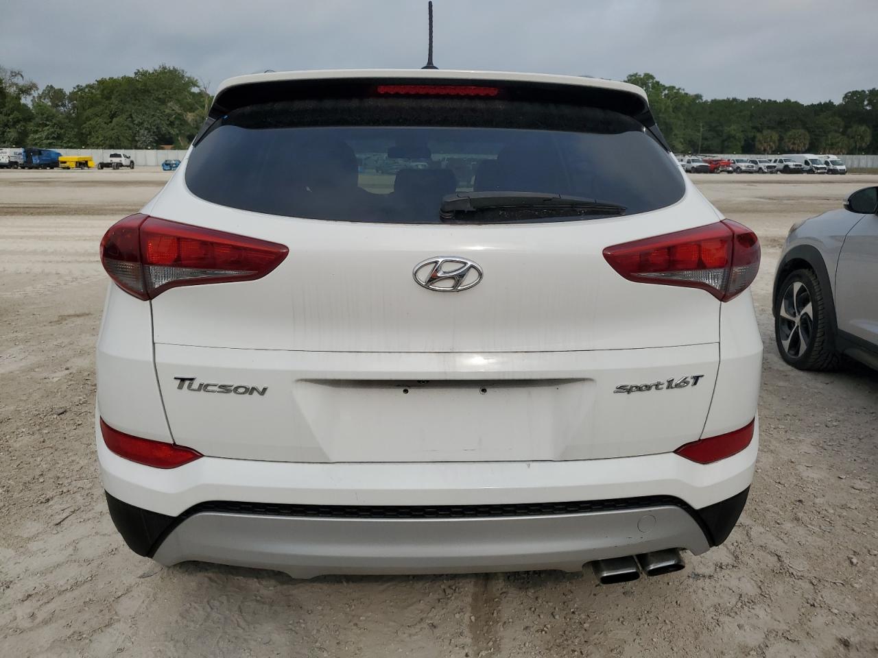 KM8J33A21HU283506 2017 Hyundai Tucson Limited