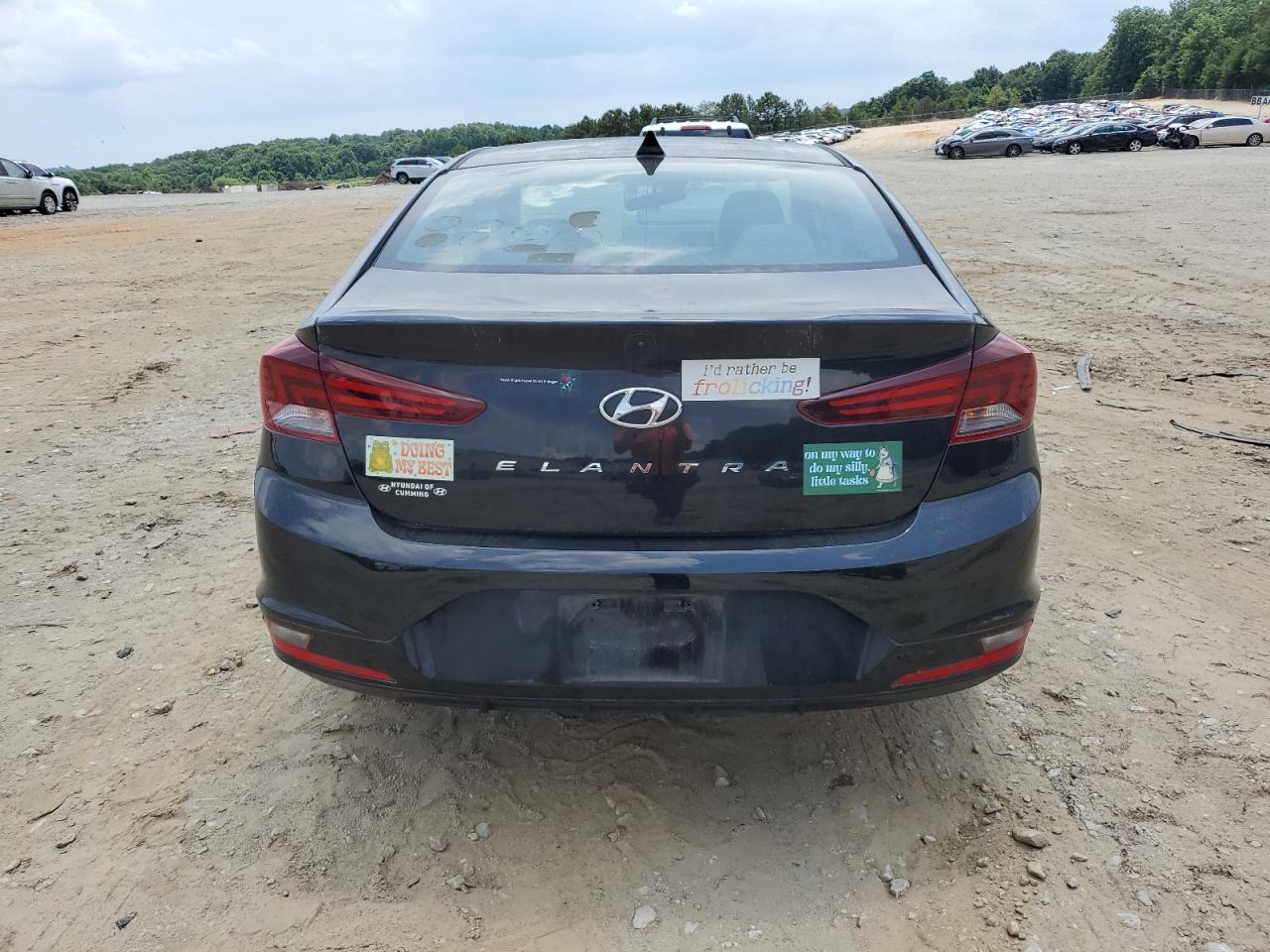 5NPDH4AE8FH595977 2019 Hyundai Elantra Sel