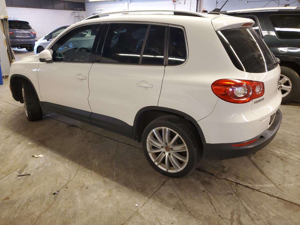 WVGAV7AX8BW542629 2011 Volkswagen Tiguan S