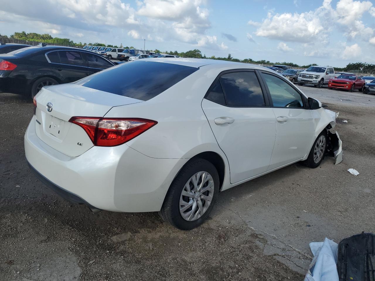 2017 Toyota Corolla L vin: 5YFBURHE8HP725817