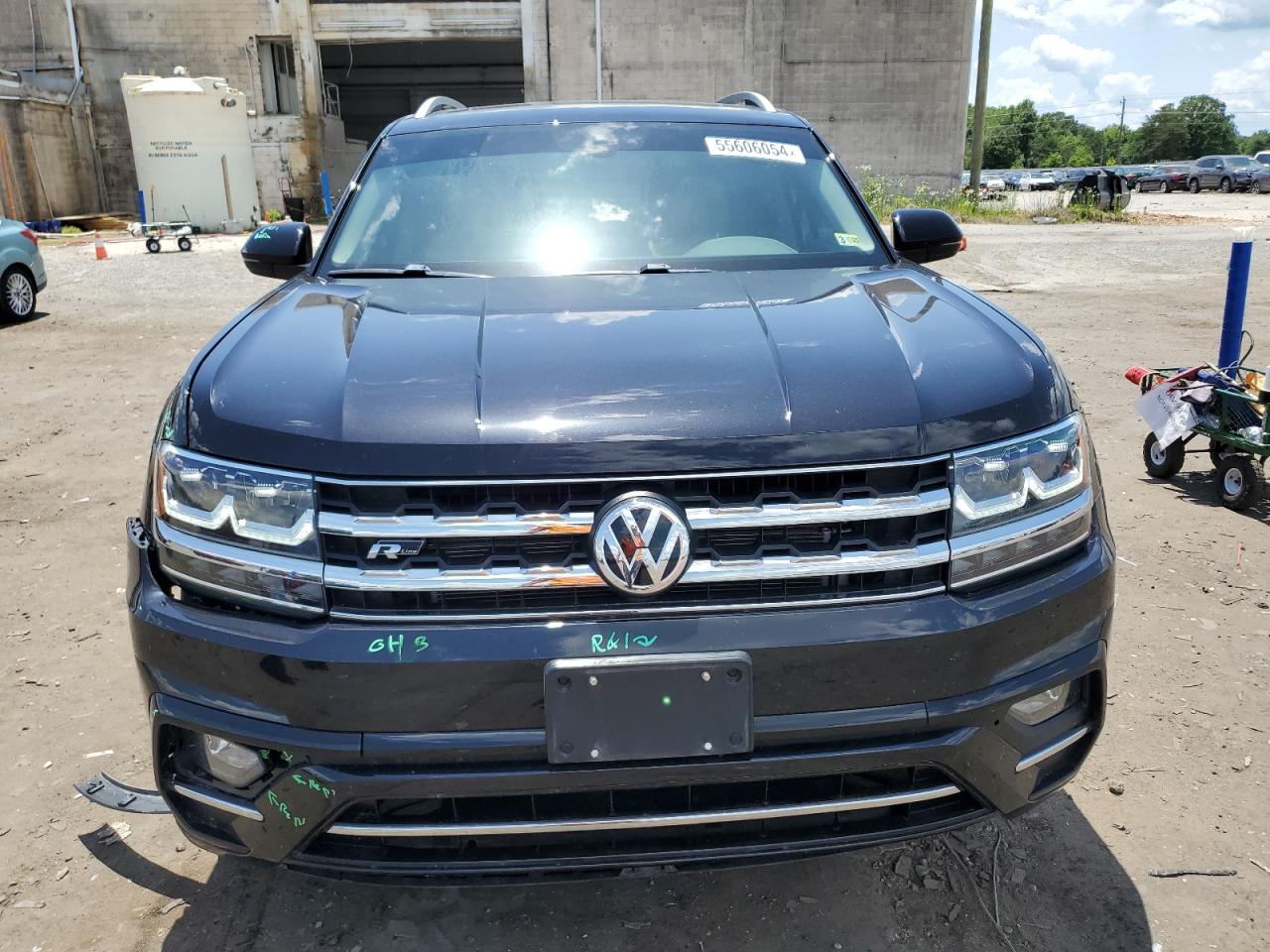 1V2XR2CAXKC613196 2019 Volkswagen Atlas Se