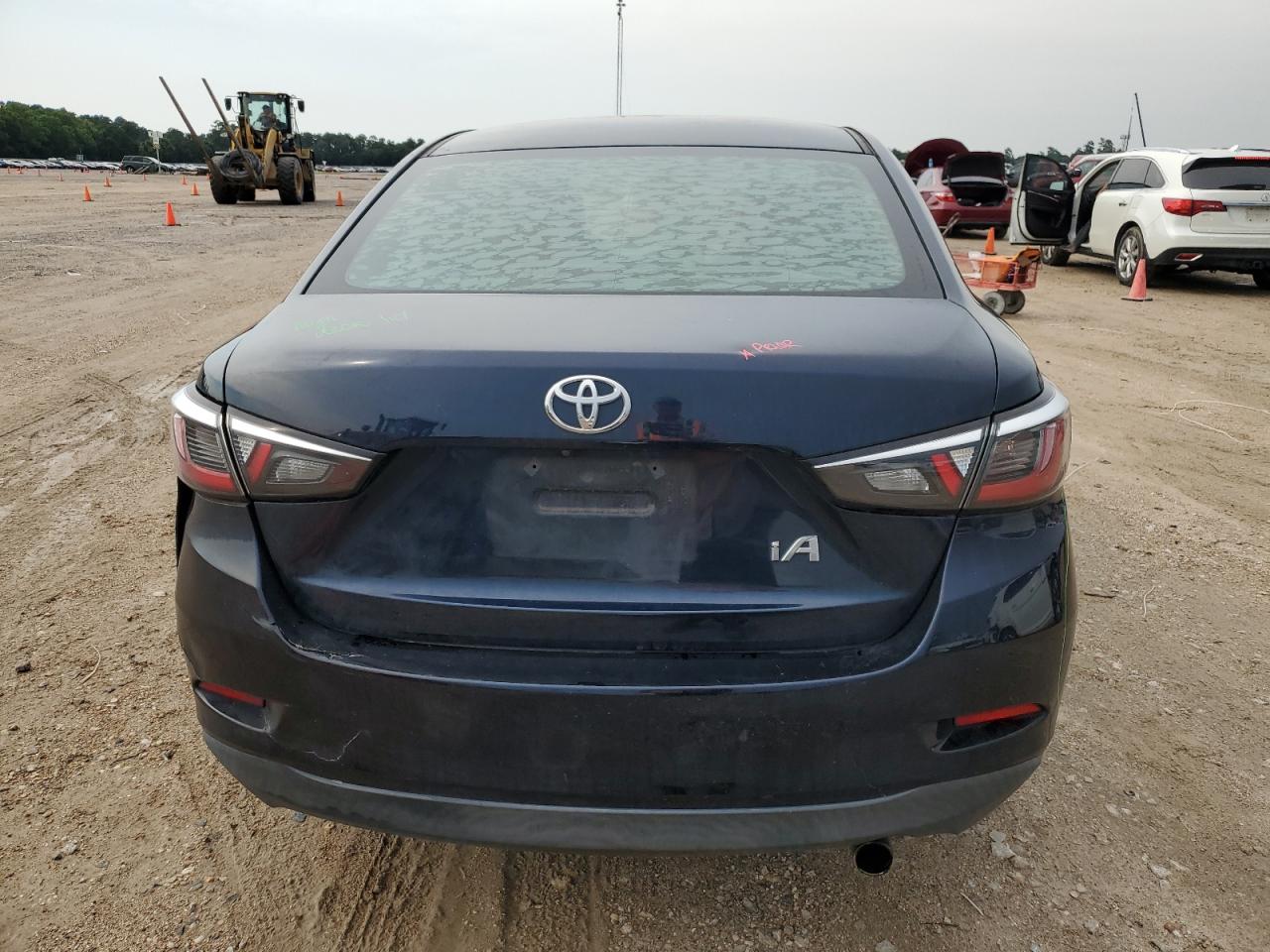 3MYDLBYV4JY331287 2018 Toyota Yaris Ia