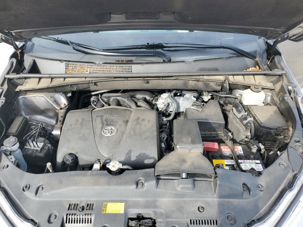 5TDJZRFH1KS925527 2019 Toyota Highlander Se