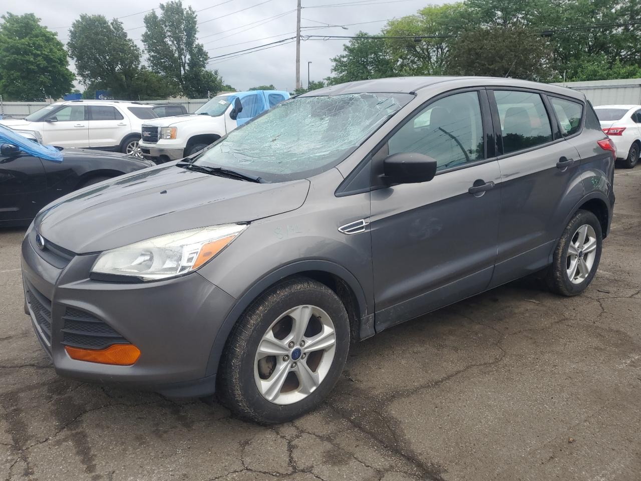 1FMCU0F74EUE44998 2014 Ford Escape S