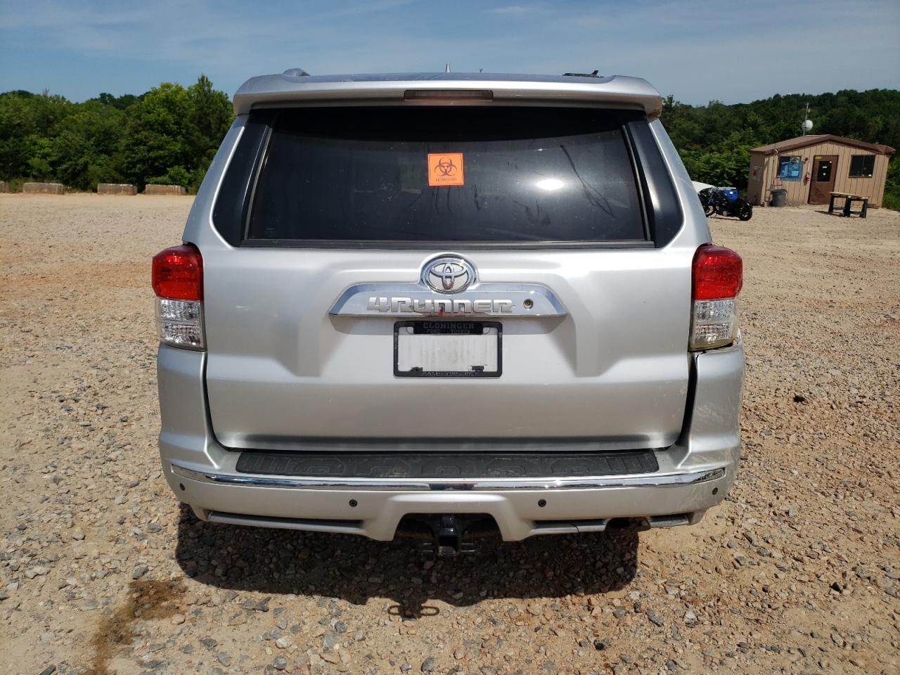 JTEZU5JR8B5026255 2011 Toyota 4Runner Sr5