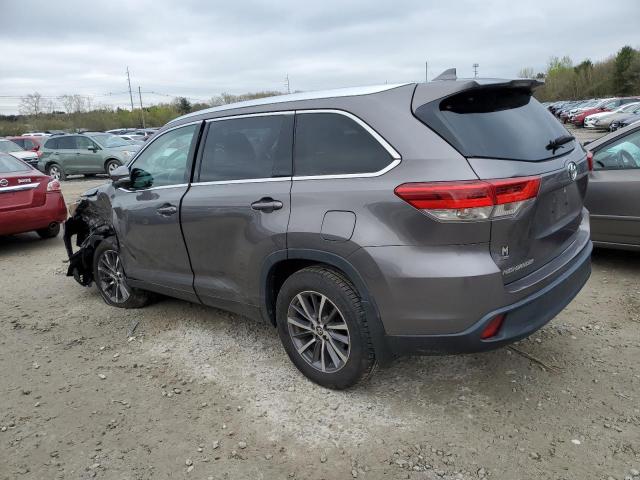 VIN 5TDJZRFH7KS701713 2019 Toyota Highlander, SE no.2