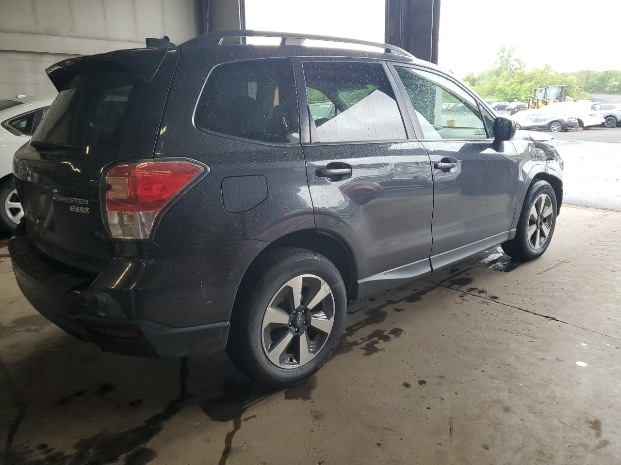 JF2SJAEC8HG545558 2017 Subaru Forester 2.5I Premium