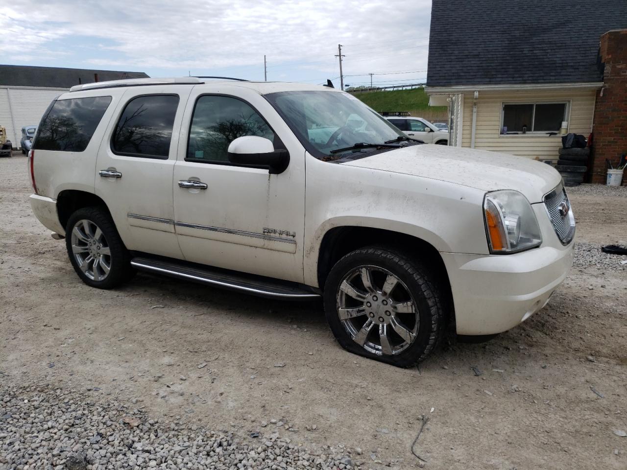 2012 GMC Yukon Denali vin: 1GKS2EEF0CR183613