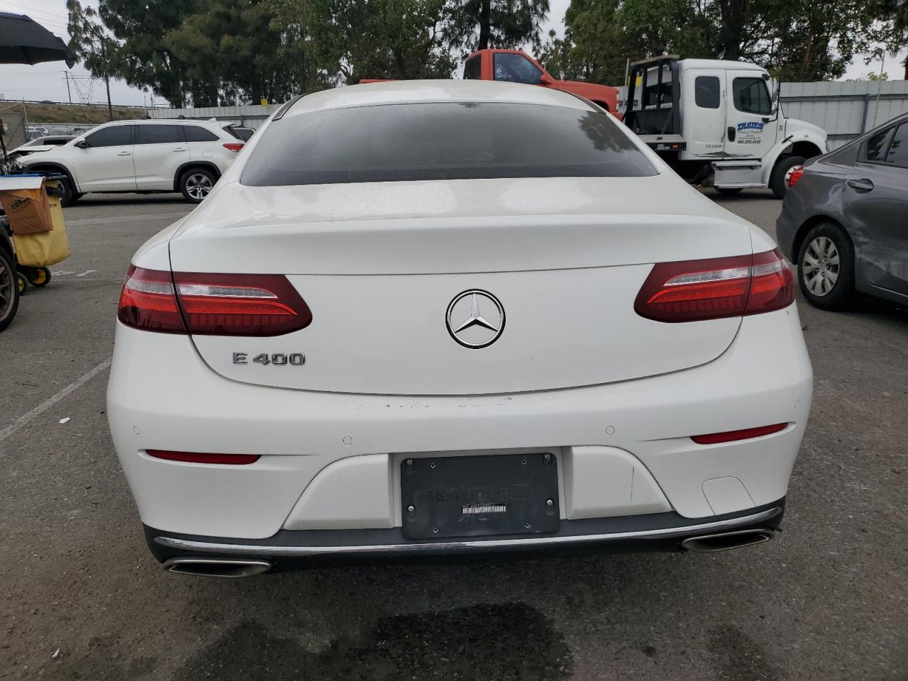 2018 Mercedes-Benz E 400 vin: WDD1J6FB9JF022340