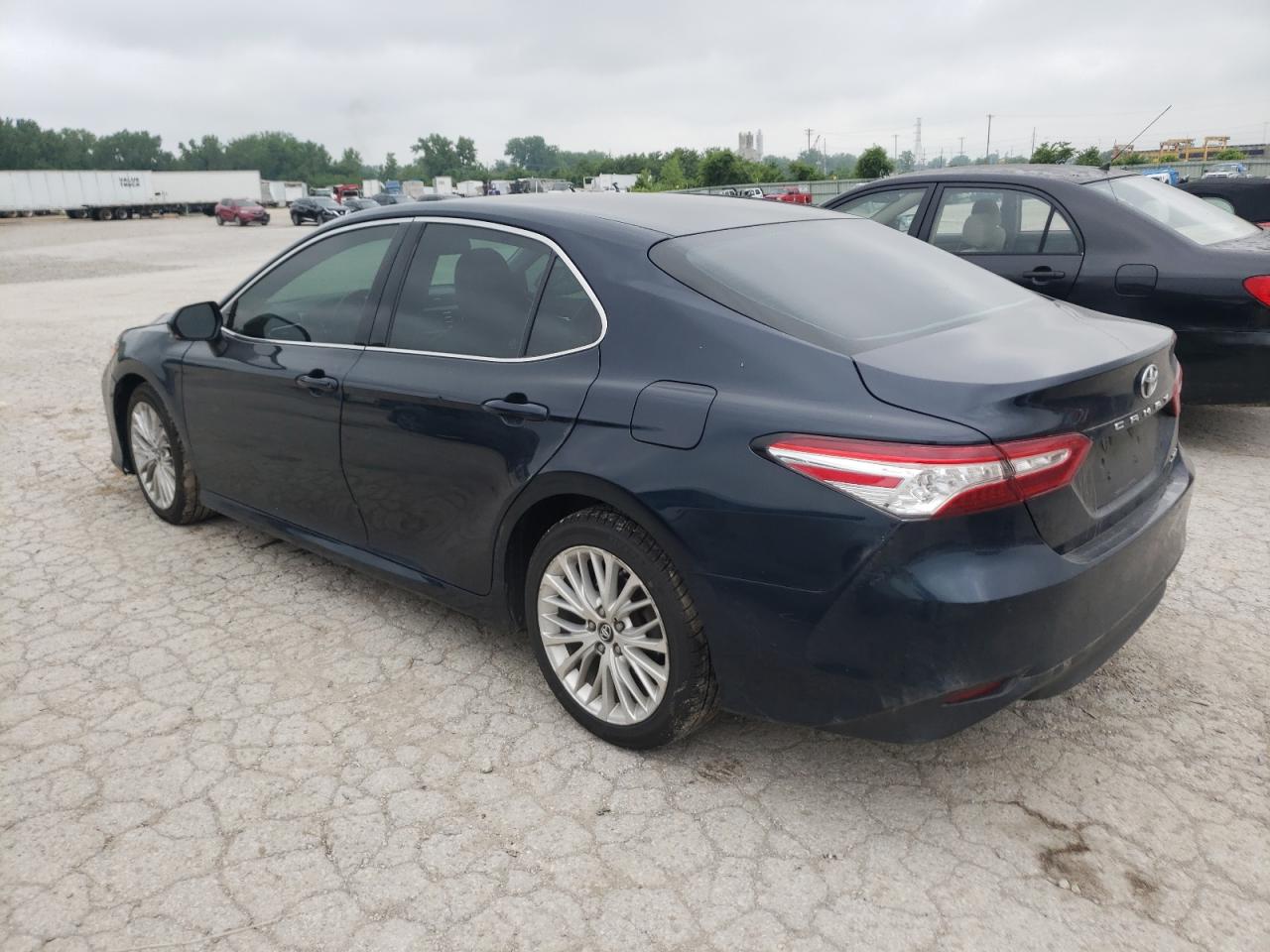 4T1B11HK4JU515042 2018 Toyota Camry L