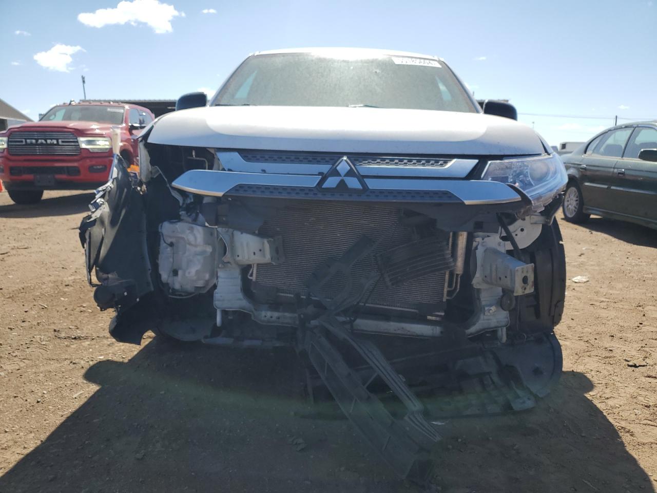 2020 Mitsubishi Outlander Es vin: JA4AD2A38LZ044769