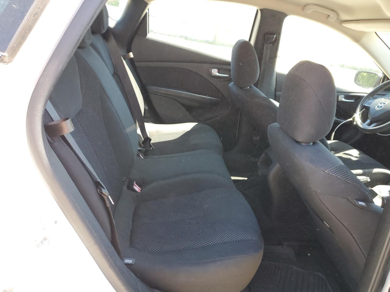 1C3CDFAA7GD606415 2016 Dodge Dart Se