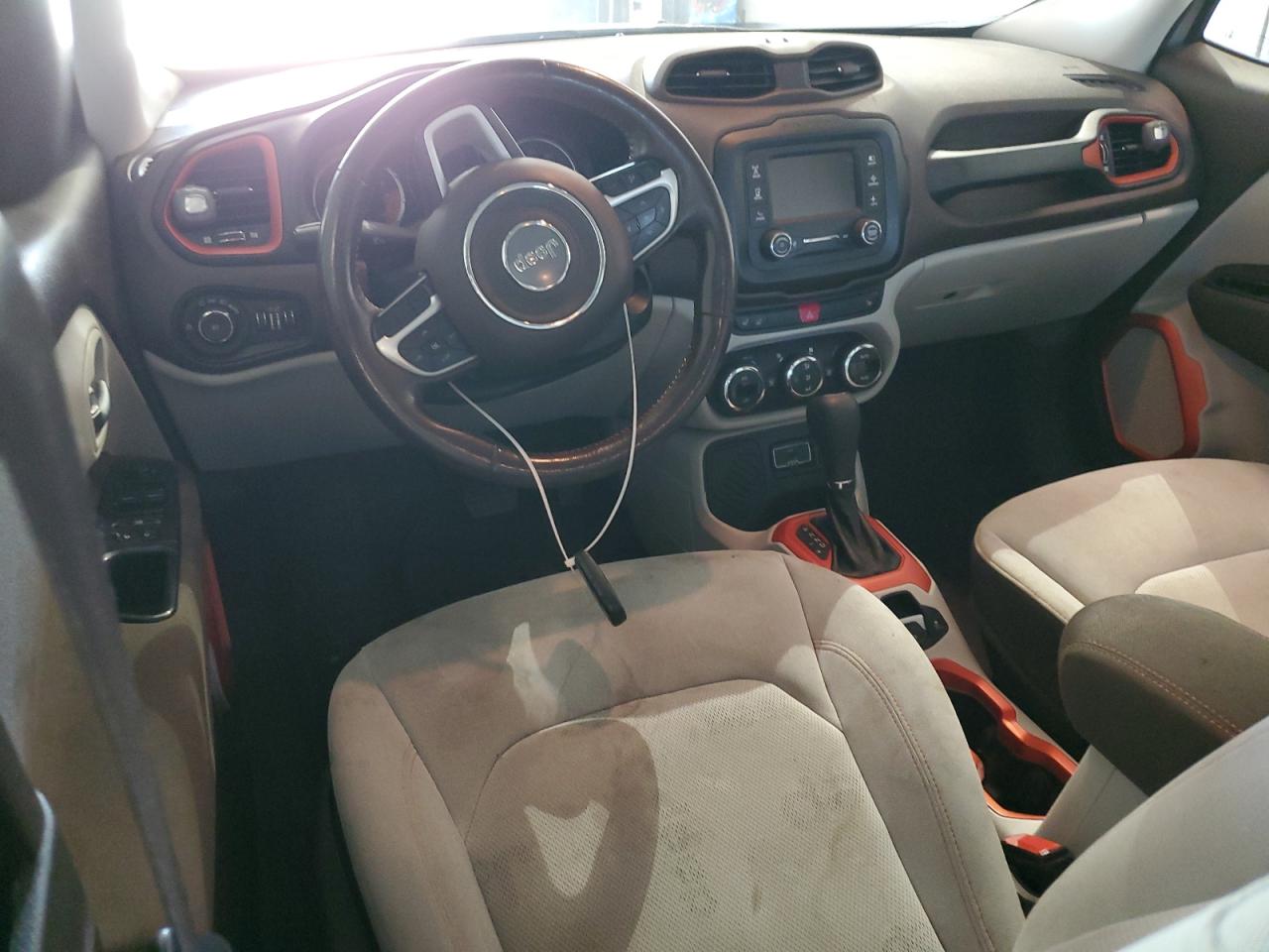 ZACCJABTXGPE09702 2016 Jeep Renegade Latitude