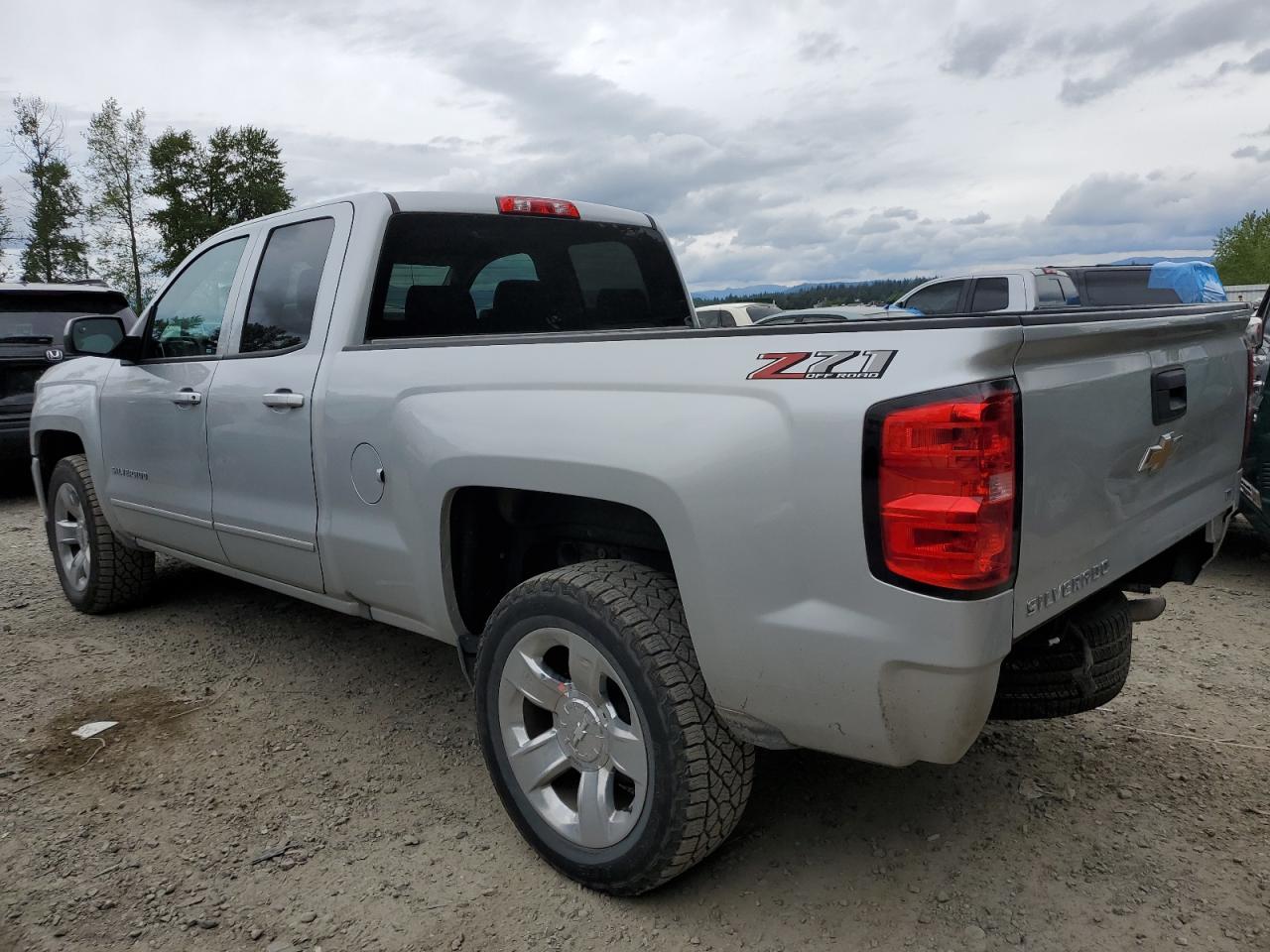 1GCVKREC8JZ157800 2018 Chevrolet Silverado K1500 Lt