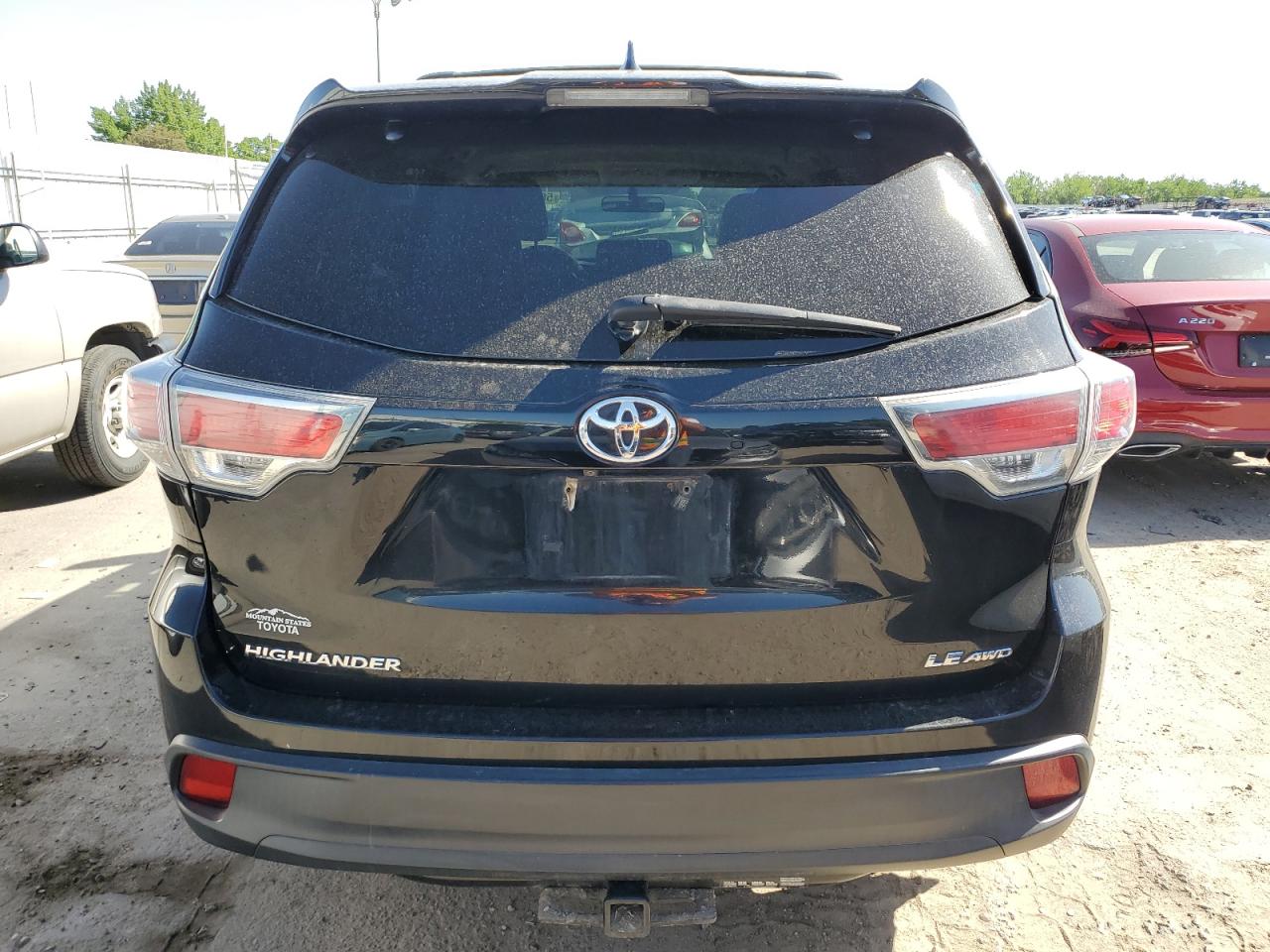 5TDBKRFH2FS183332 2015 Toyota Highlander Le