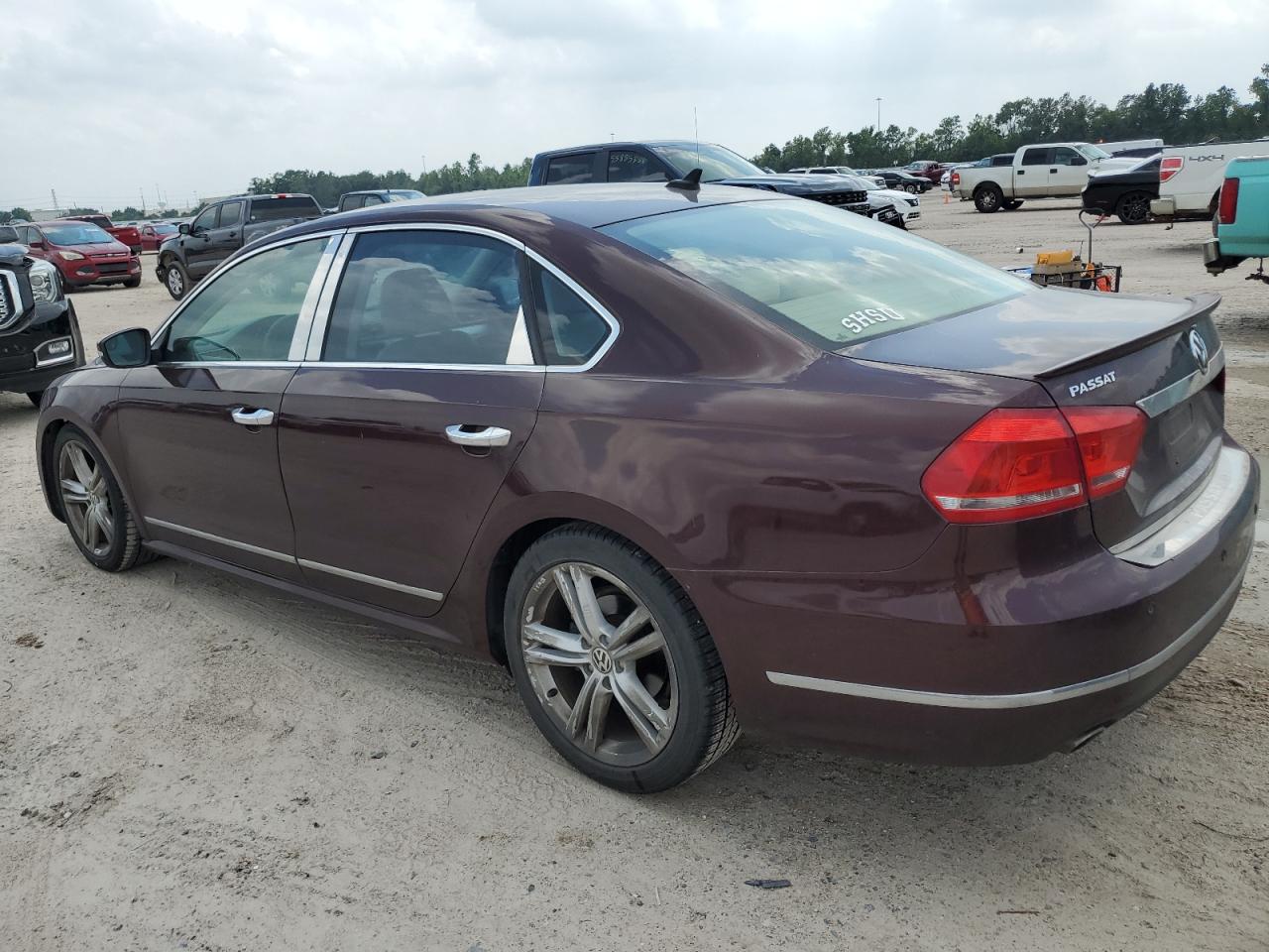 1VWBN7A30DC002716 2013 Volkswagen Passat Se