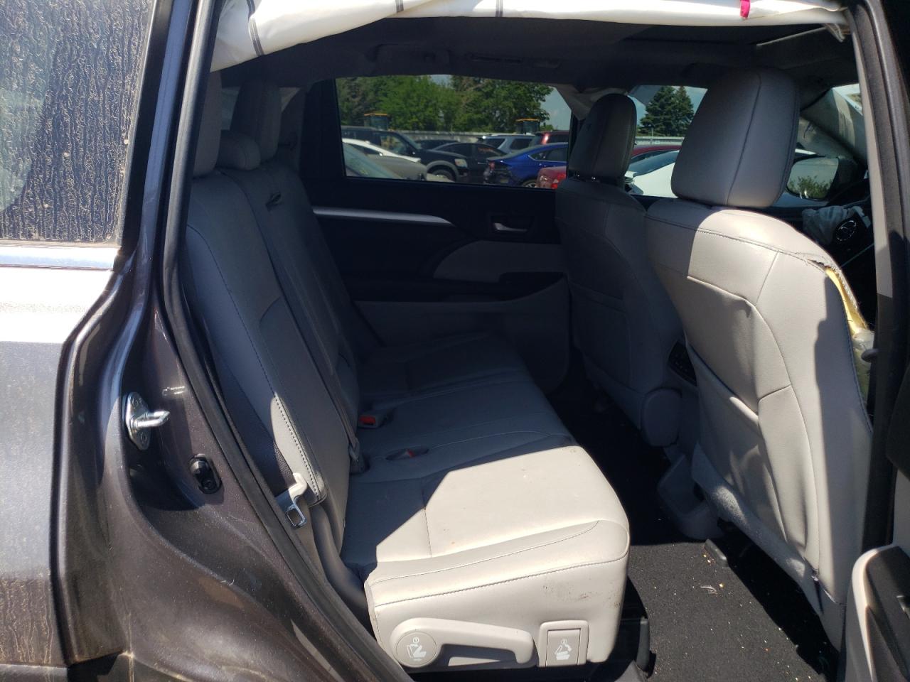 5TDJKRFH5GS298245 2016 Toyota Highlander Xle