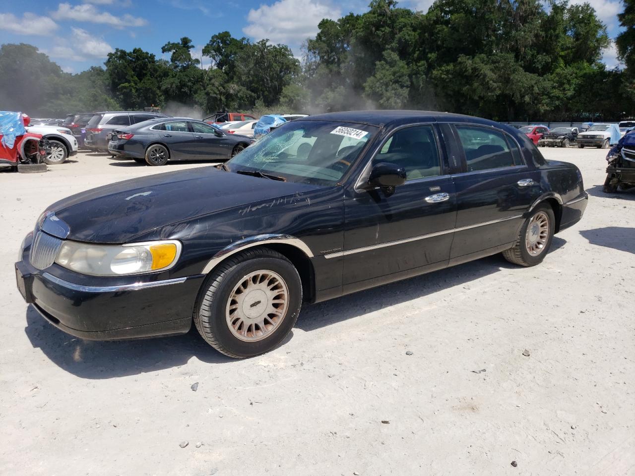 1LNHM83W2YY865535 2000 Lincoln Town Car Cartier