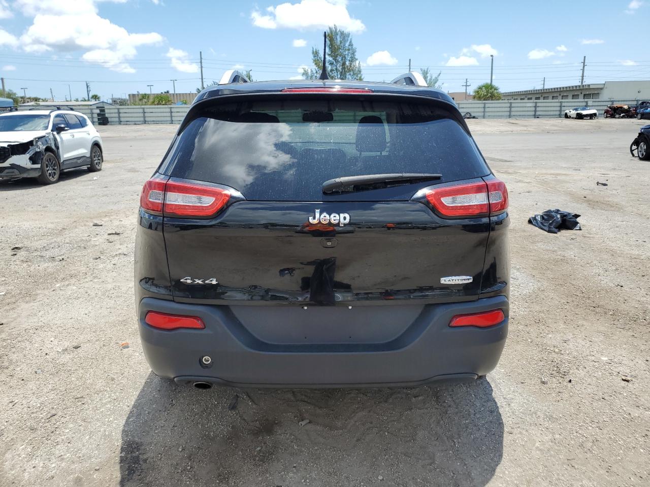 1C4PJMCBXHW530887 2017 Jeep Cherokee Latitude