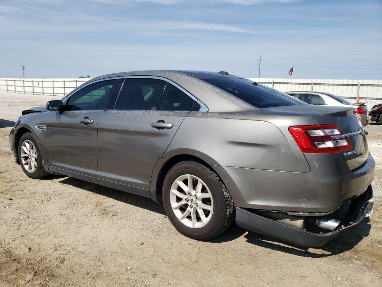 1FAHP2D82EG139674 2014 Ford Taurus Se