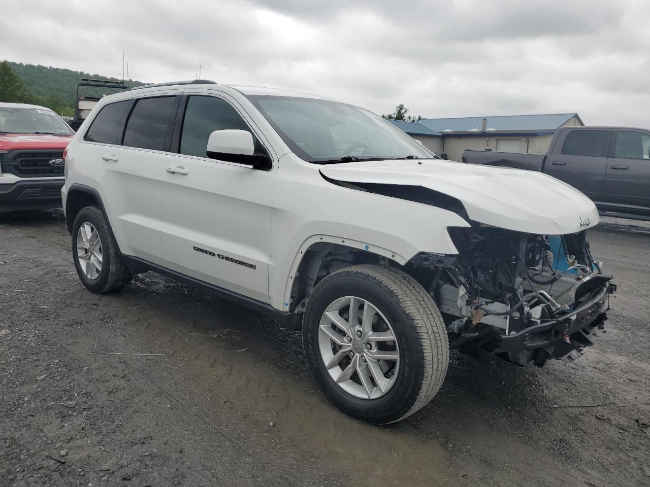 1C4RJFAG5JC264866 2018 Jeep Grand Cherokee Laredo