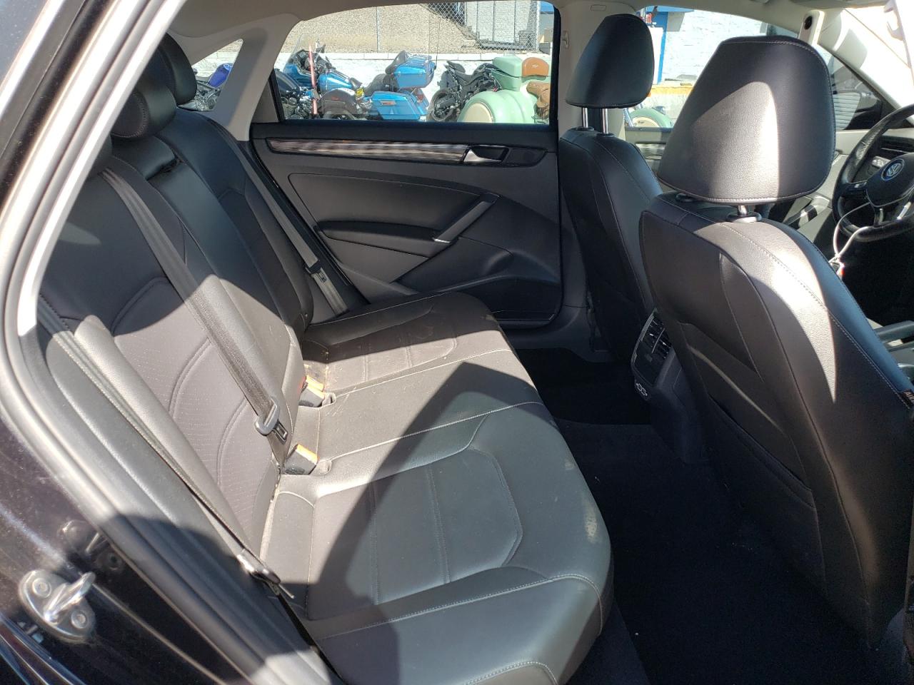 1VWMA7A36LC026084 2020 Volkswagen Passat R-Line