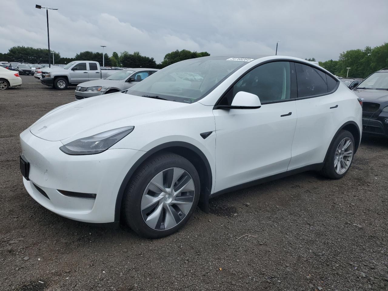 2023 Tesla Model Y vin: 7SAYGDEE3PF789947