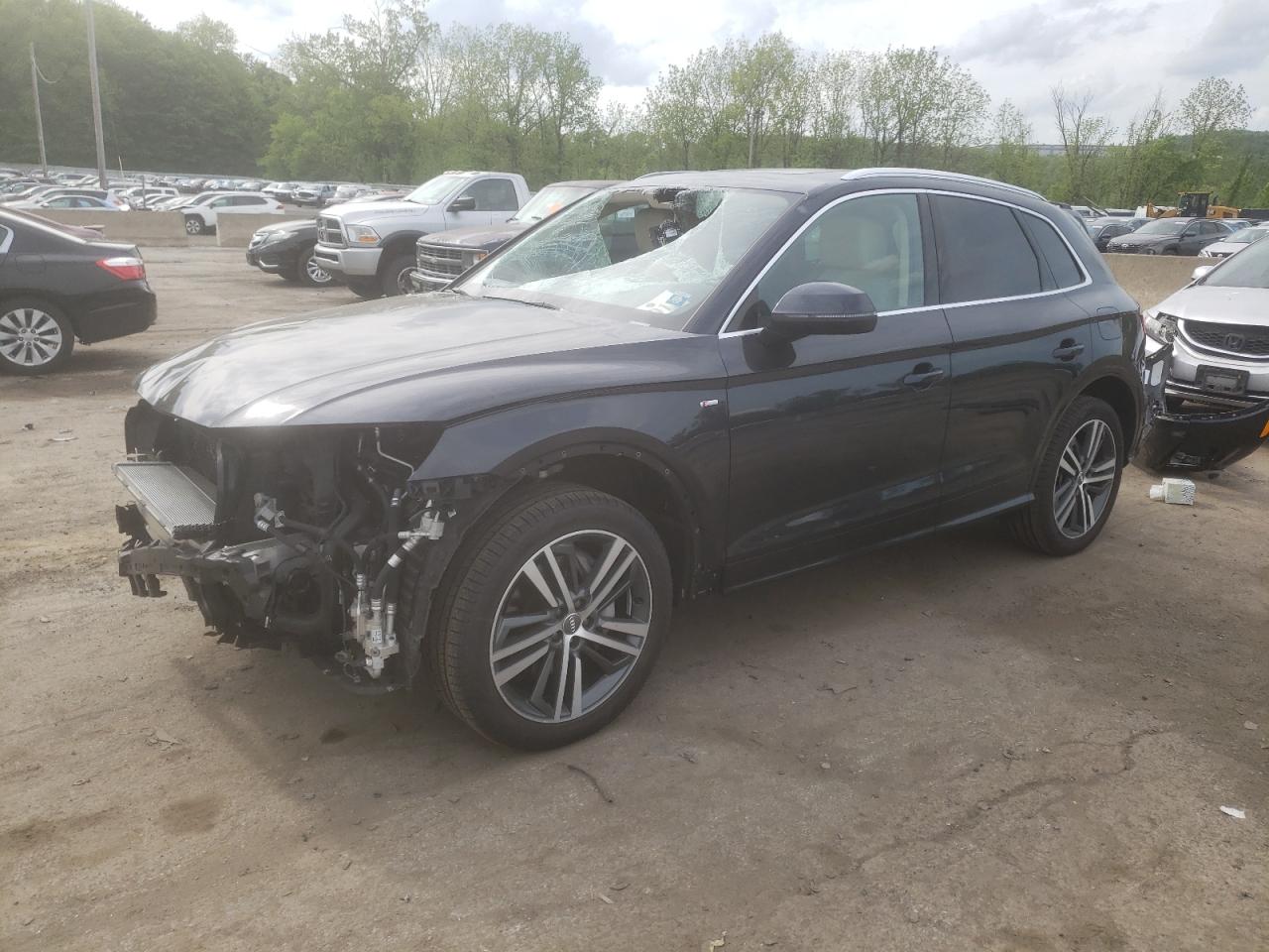 WA1E2AFY3L2066676 2020 Audi Q5 E Premium Plus