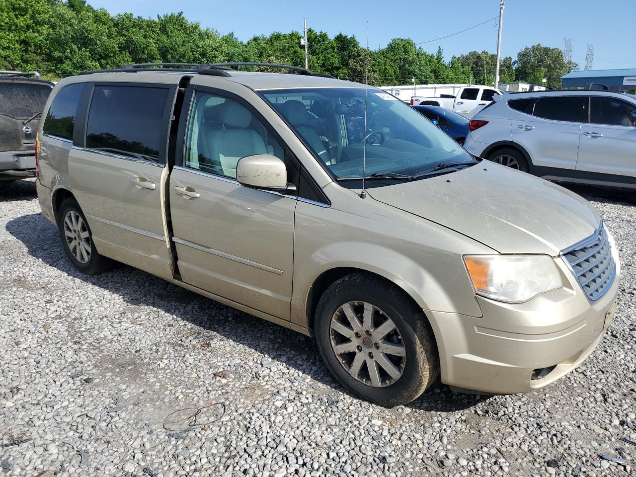 2A4RR8DX7AR382144 2010 Chrysler Town & Country Touring Plus