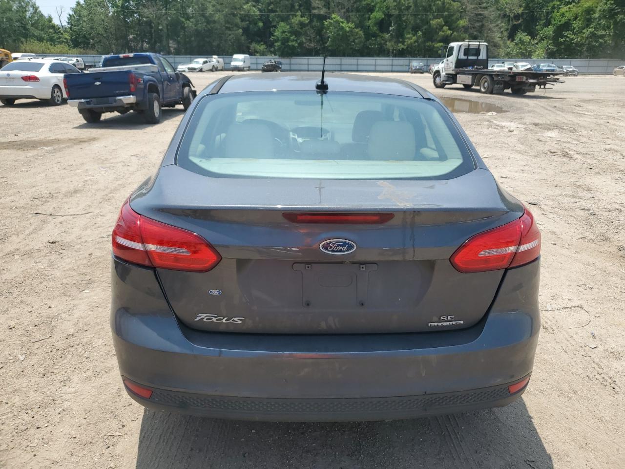 1FADP3F23GL216673 2016 Ford Focus Se