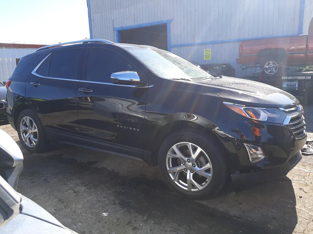 2GNAXVEV2J6260045 2018 Chevrolet Equinox Premier