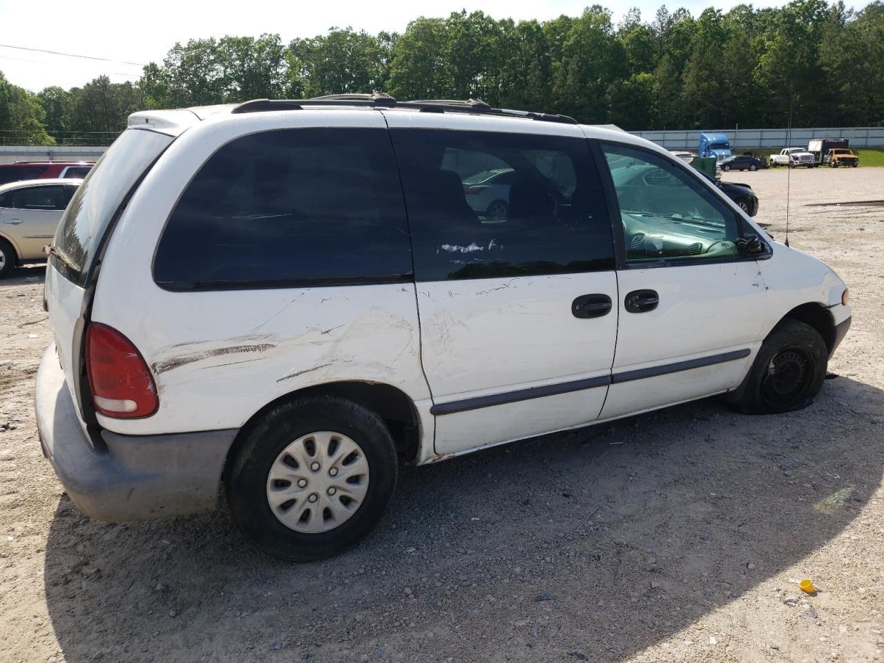 2P4FP2530TR843142 1996 Plymouth Voyager