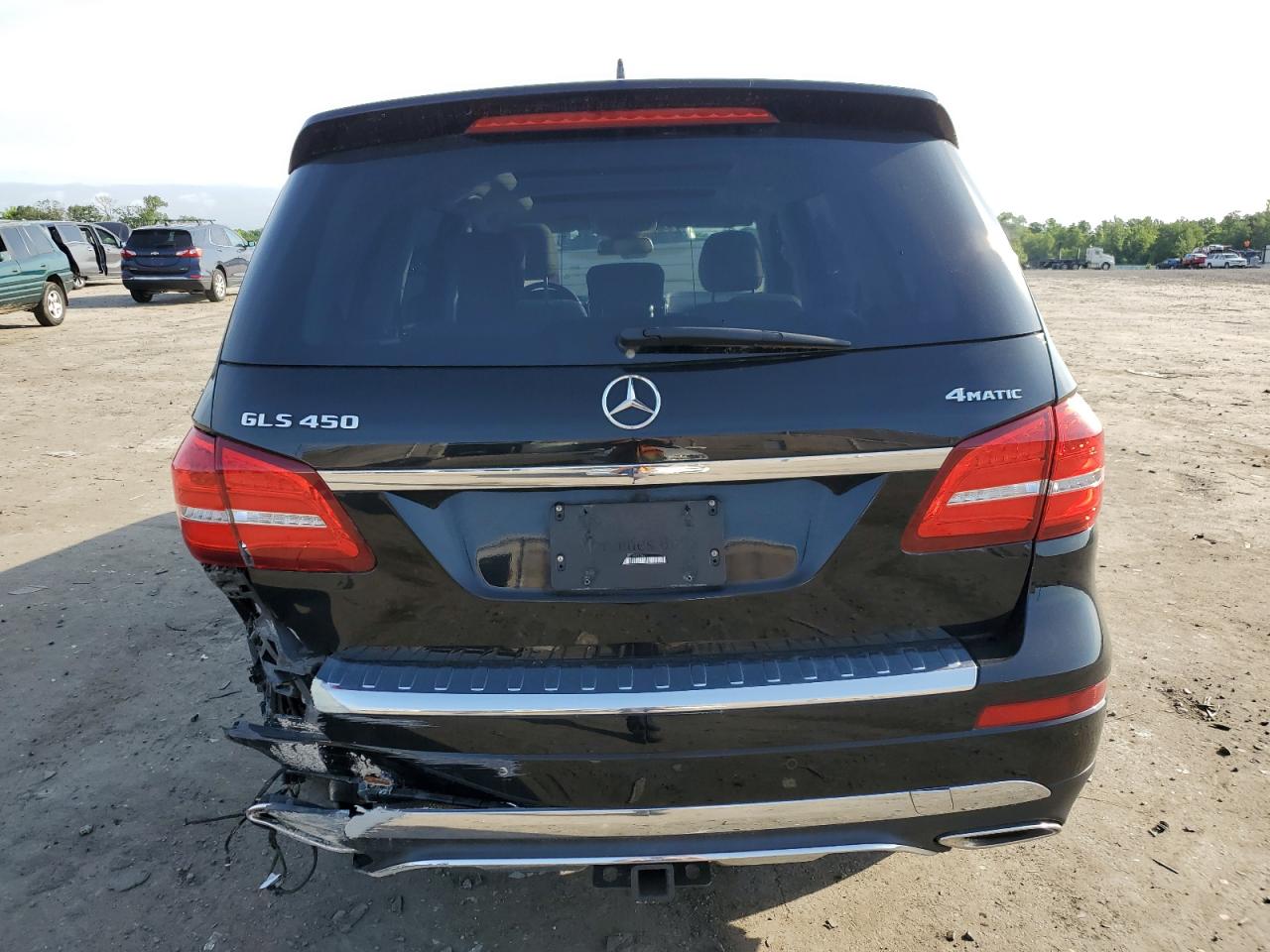 4JGDF6EE1JB017981 2018 Mercedes-Benz Gls 450 4Matic