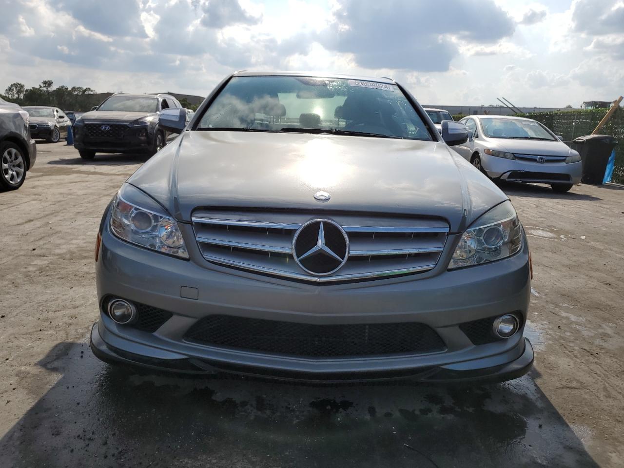 WDDGF54X09R069156 2009 Mercedes-Benz C 300