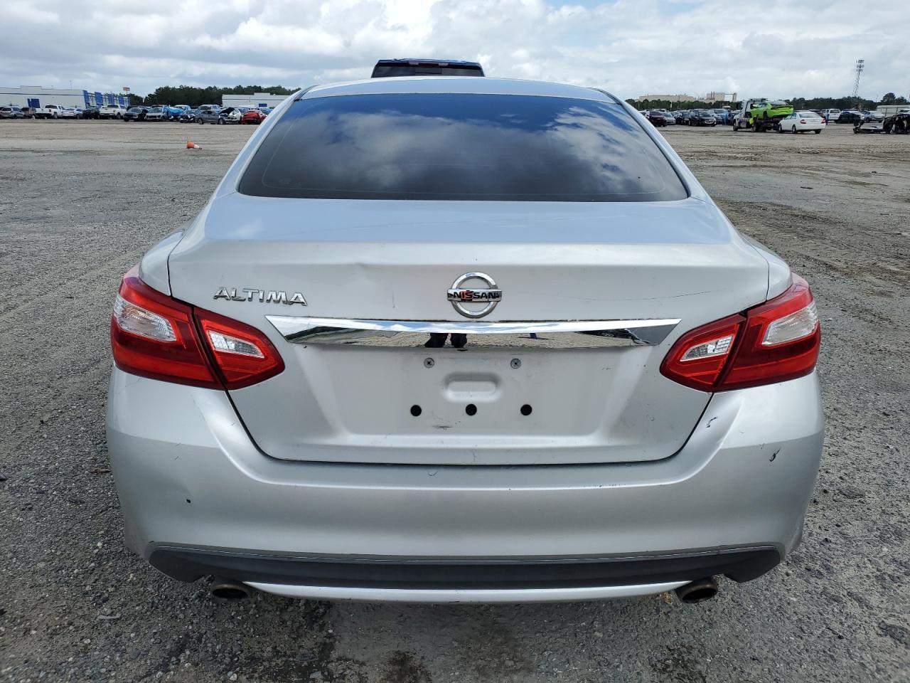 2017 Nissan Altima 2.5 vin: 1N4AL3AP8HC473833