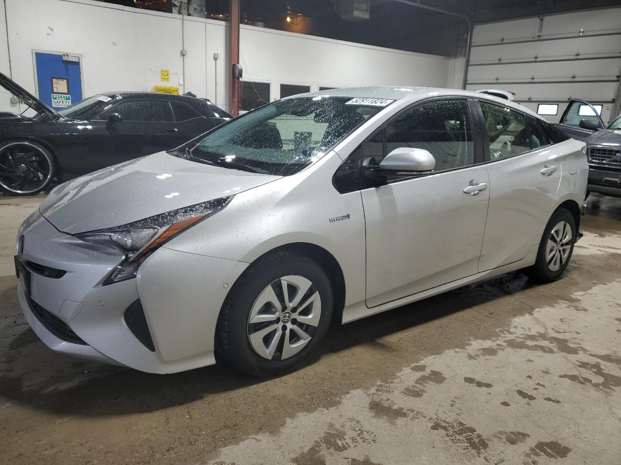 JTDKARFU8J3554620 2018 Toyota Prius