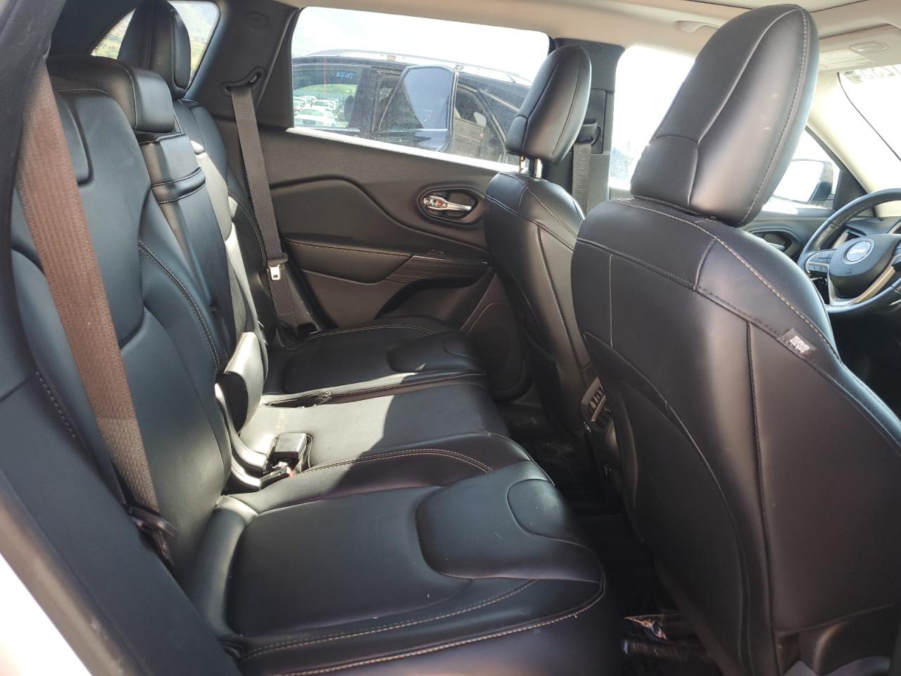 1C4PJMDS8HW555916 2017 Jeep Cherokee Limited