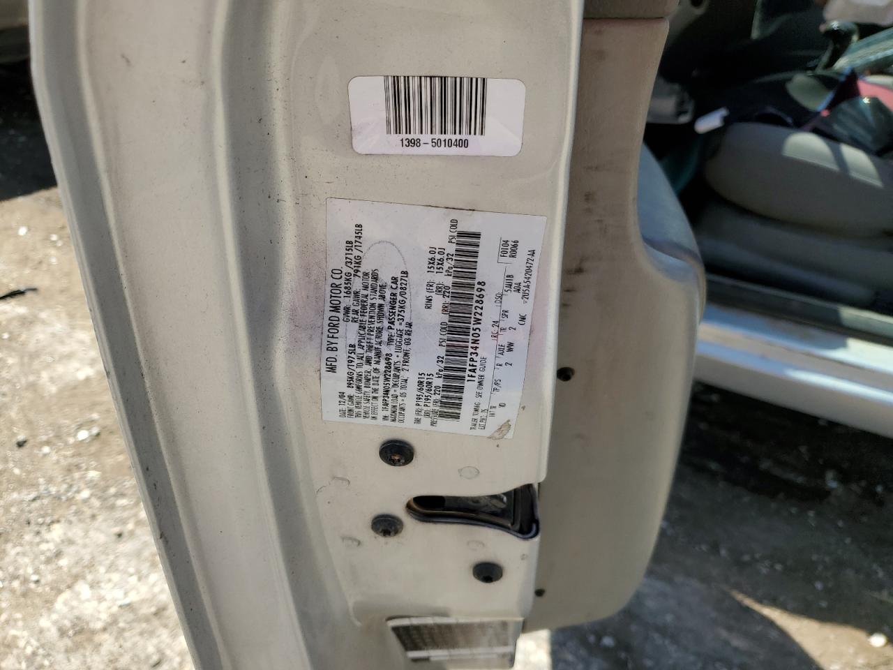 1FAFP34N05W228698 2005 Ford Focus Zx4