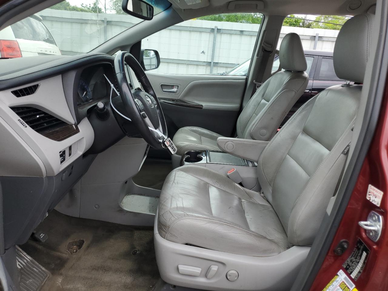 5TDYK3DC0GS748502 2016 Toyota Sienna Xle