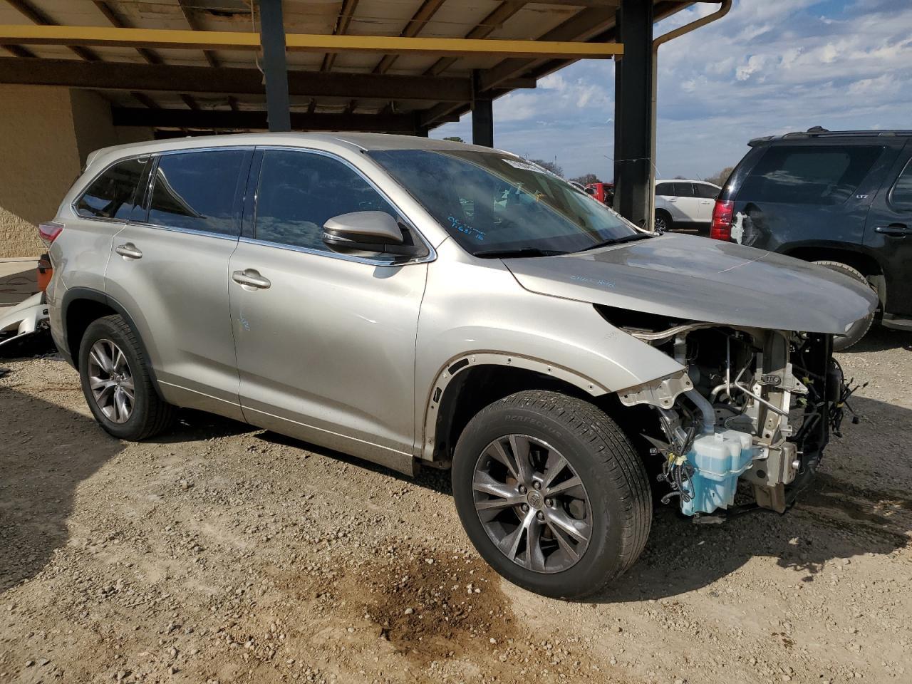 5TDZKRFH6FS103870 2015 Toyota Highlander Le