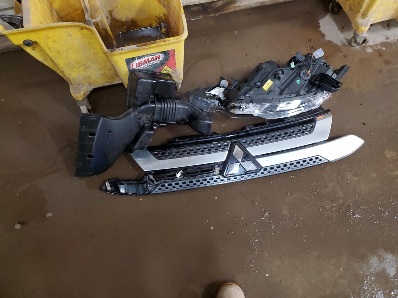 JA4AZ3A36KZ005801 2019 Mitsubishi Outlander Se