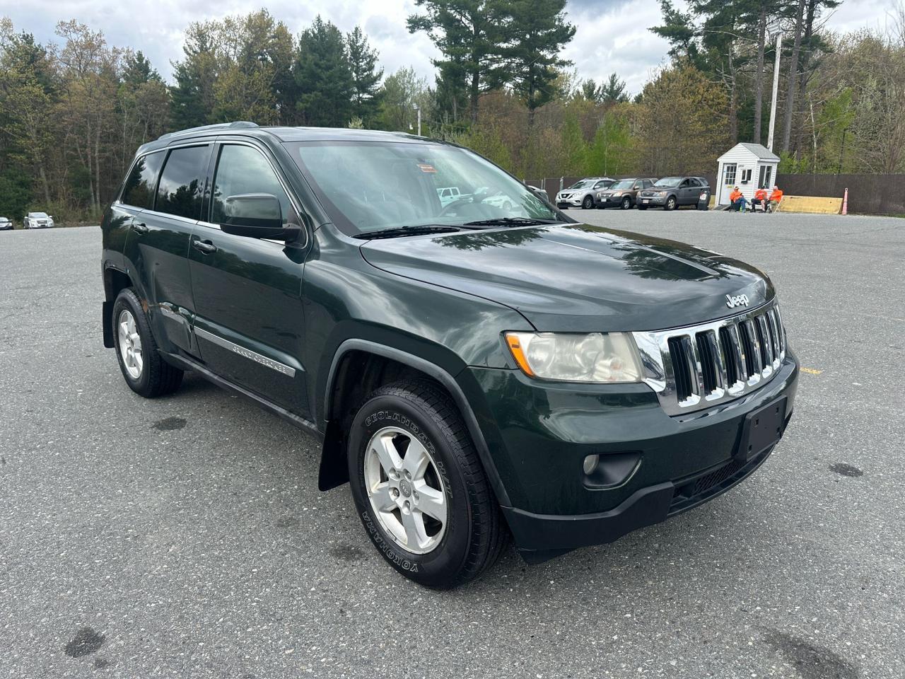 1J4RR4GG5BC678942 2011 Jeep Grand Cherokee Laredo