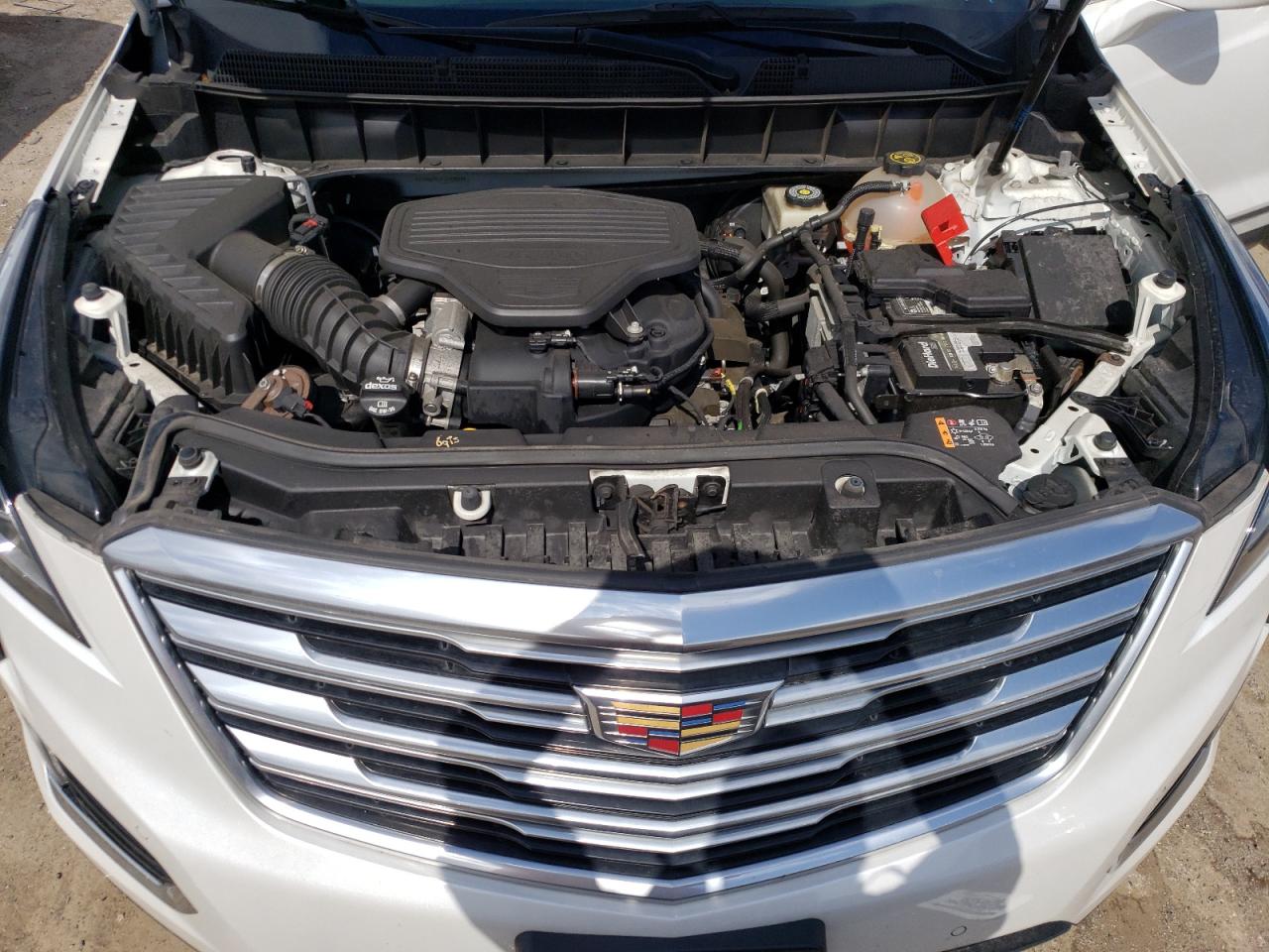 1GYKNDRS9HZ182014 2017 Cadillac Xt5 Luxury